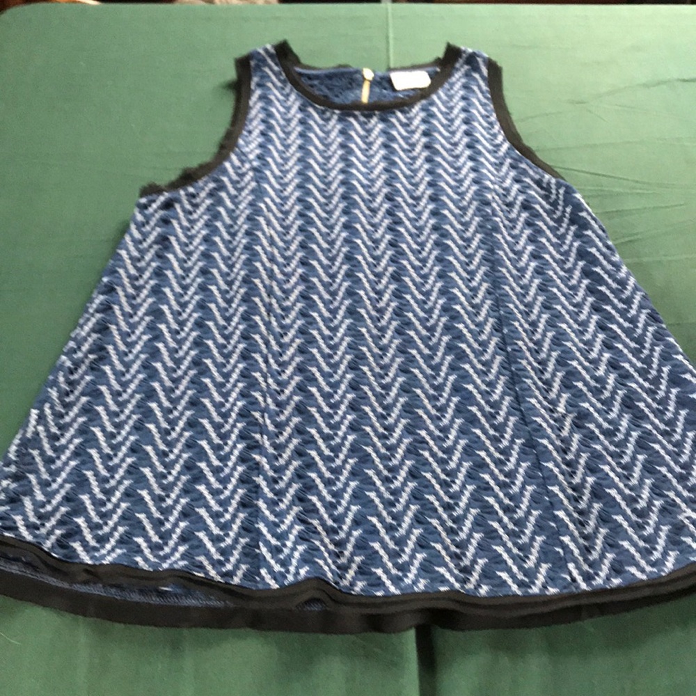 Boutique navy and black sleeveless top